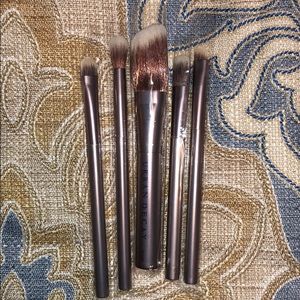 Urban Decay makeup brushes